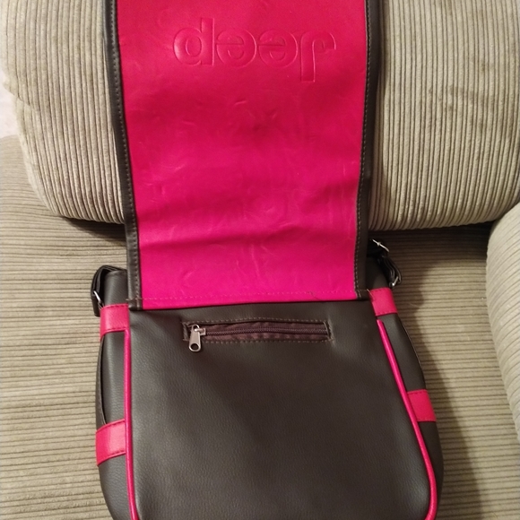 Men's Jeep Leather shoulder Bag - Picture 3 of 8